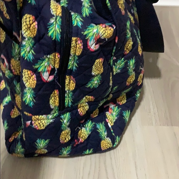 Vera Bradley pineapple weekender bag used once - Picture 3 of 7